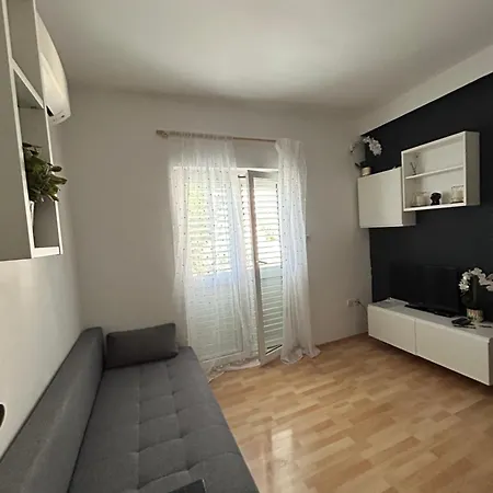 Lorena Apartman
